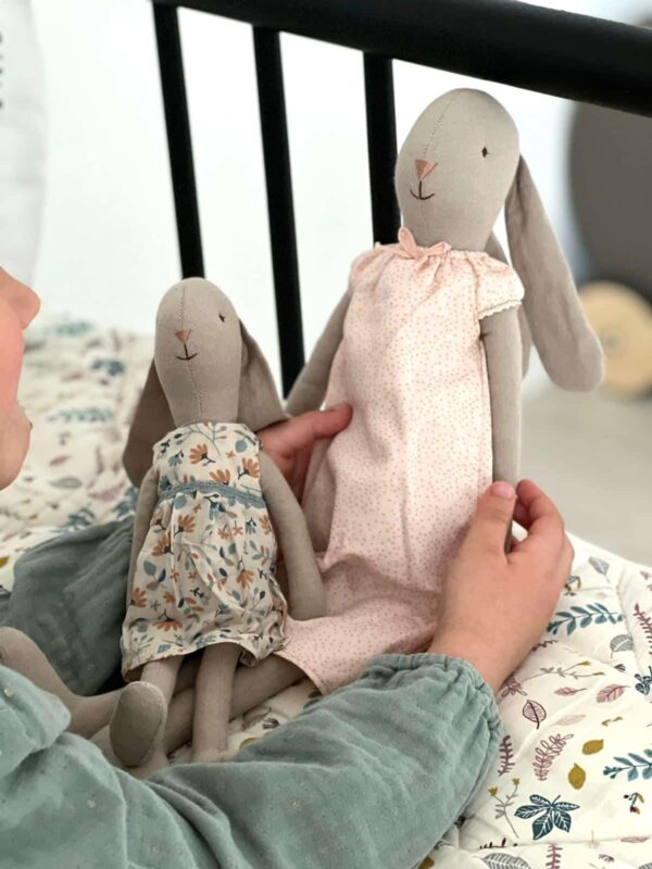 Peluche lapin en robe à fleurs - taille 2